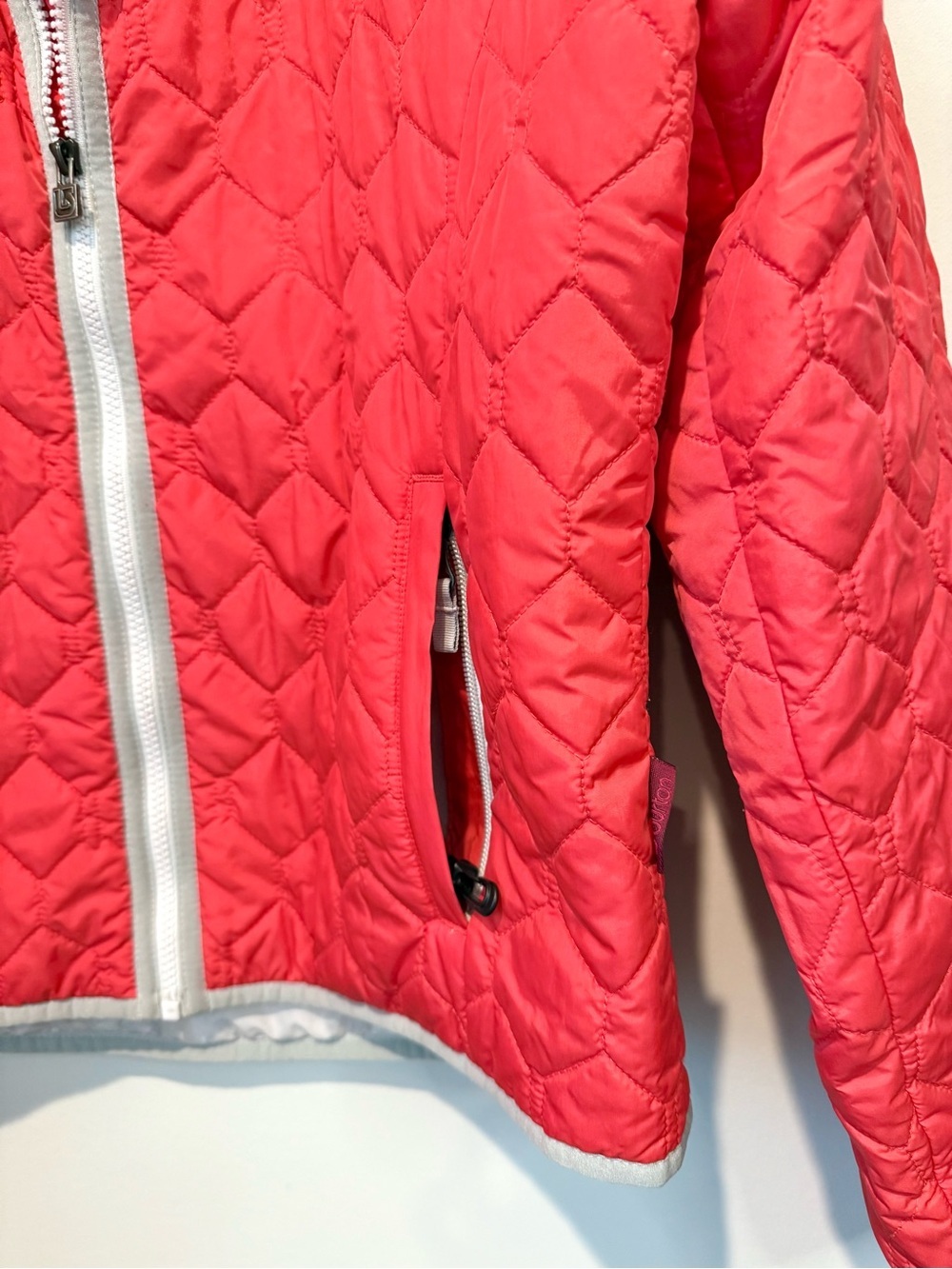 Burton Red Orange Quilted Zip Women’s Winter Jacket with Zipper Pockets - Picture 2 of 5